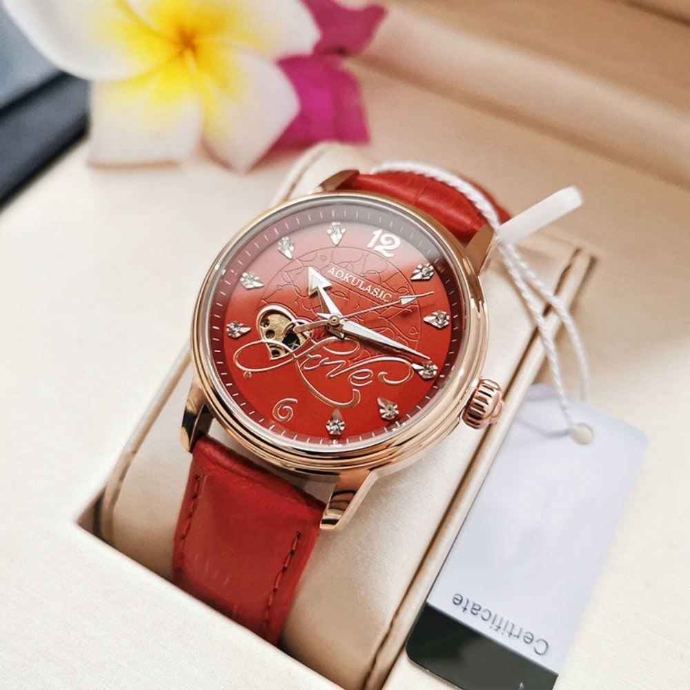 Leatherworking Items - นาฬิกาข้อมือผู้หญิงระบบกลไกสุดหรูหราและมีเอกลักษณ์เฉพาะตัว สไตล์เดียวกับอินฟลูเอนเซอร์ชื่อดังในอินสตาแกรม มาพร้อมหน้าปัดฝังเพชร + กลไกอัตโนมัติแบบสเกเลตัน กระจกกันน้ำและกันรอยขีดข่วน